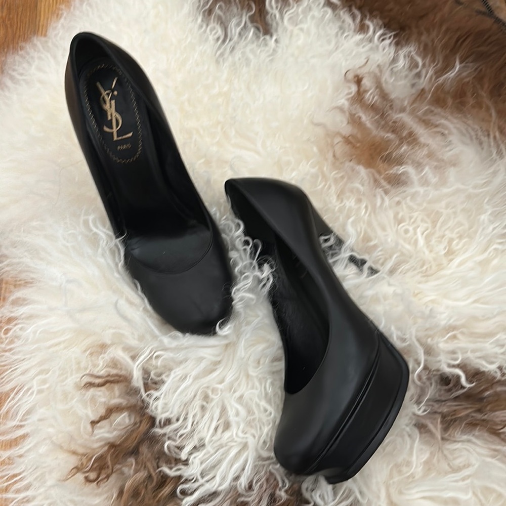 Yves Saint Laurent black platform heels 37.5